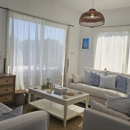 Pantheon Vila Pissouri